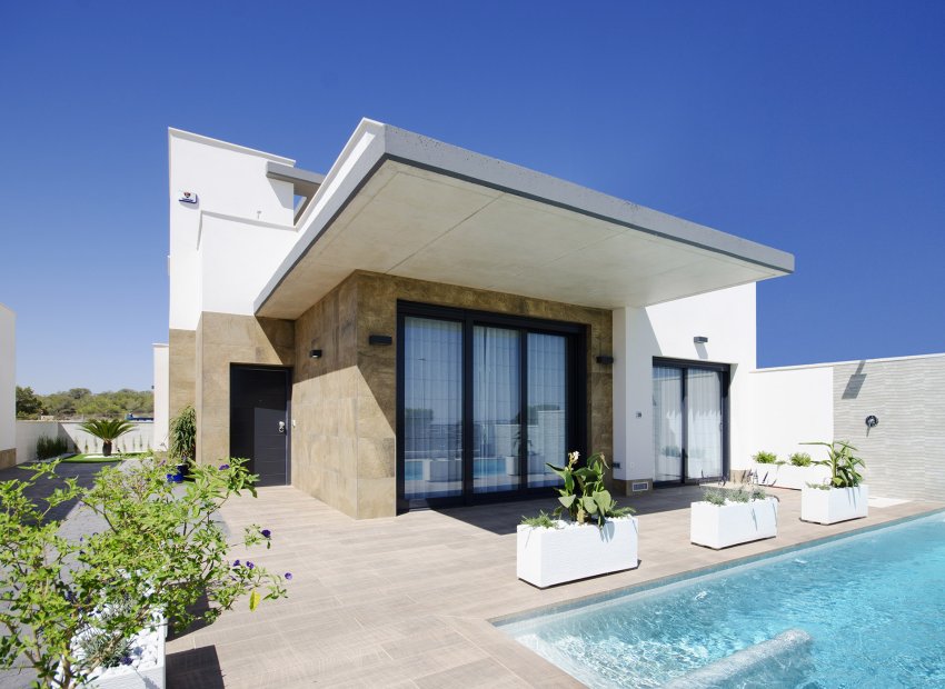 Neue Gebäude - Villa -
San Miguel de Salinas