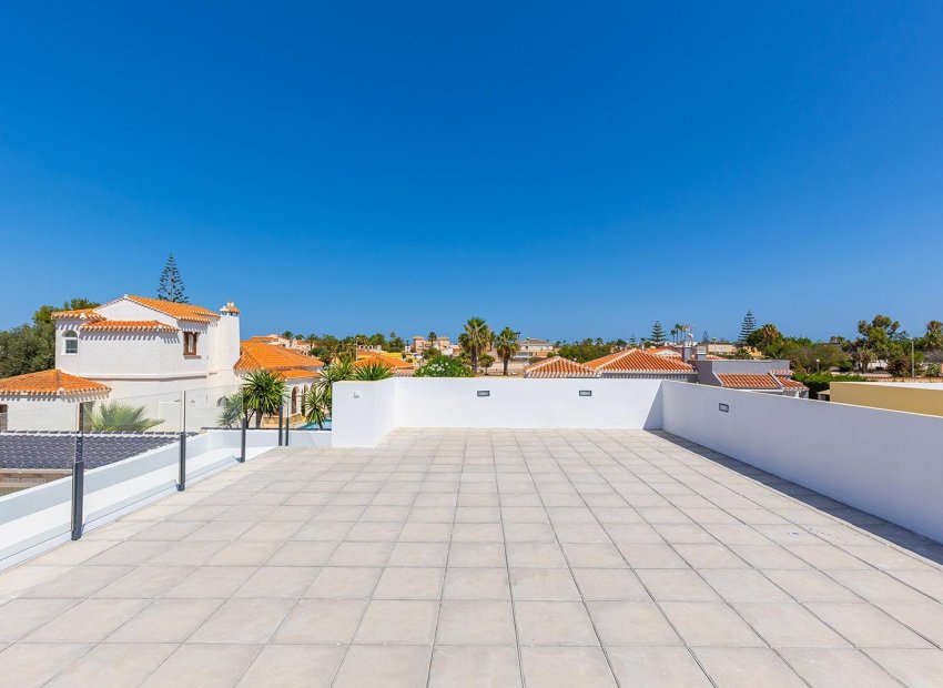 Neue Gebäude - Villa -
Torrevieja - Los Balcones