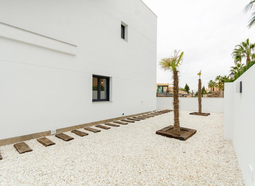 Neue Gebäude - Villa -
Torrevieja - Torretas