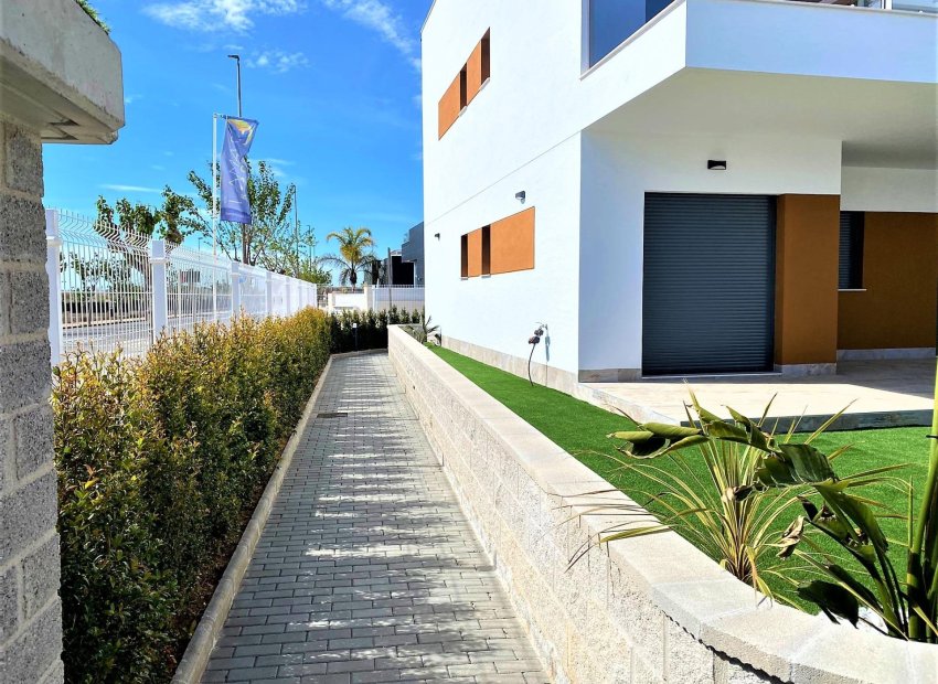 New Build - Bungalow -
Pilar de la Horadada - Polideportivo