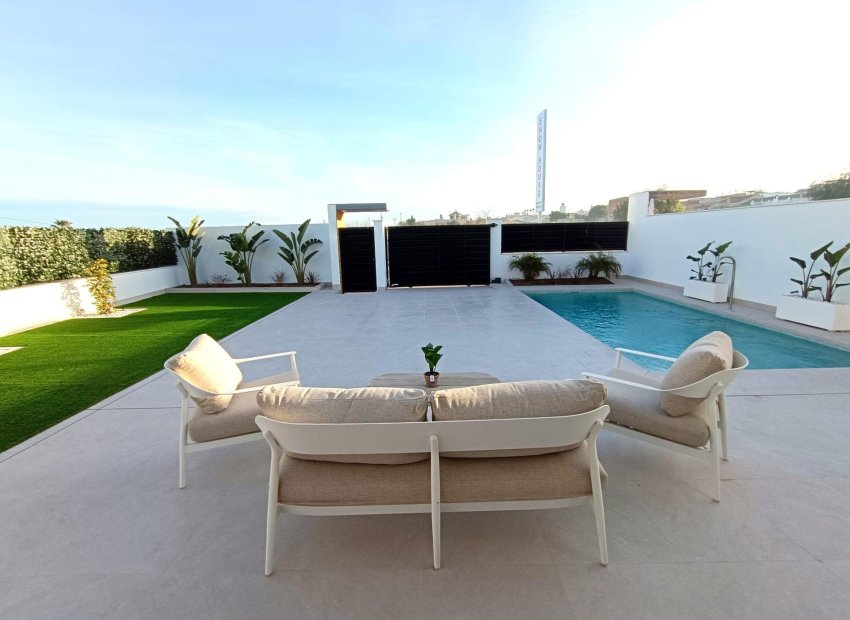 New Build - Detached House / Villa -
Benijofar - Pueblo