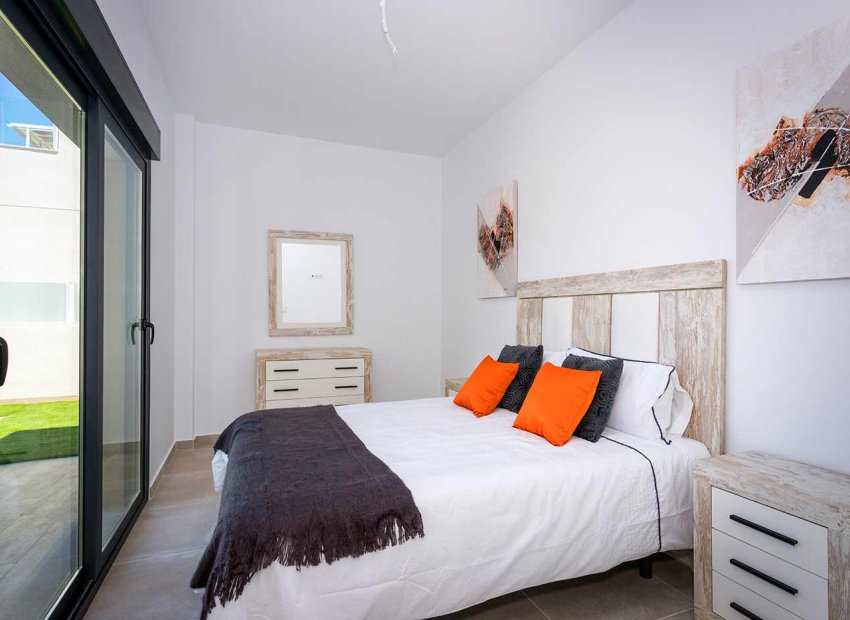 New Build - Detached House / Villa -
Daya Nueva