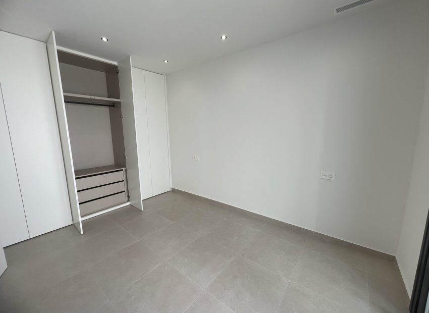 New Build - Detached House / Villa -
Heredades