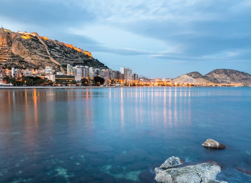 New Build - Detached House / Villa -
Mutxamel