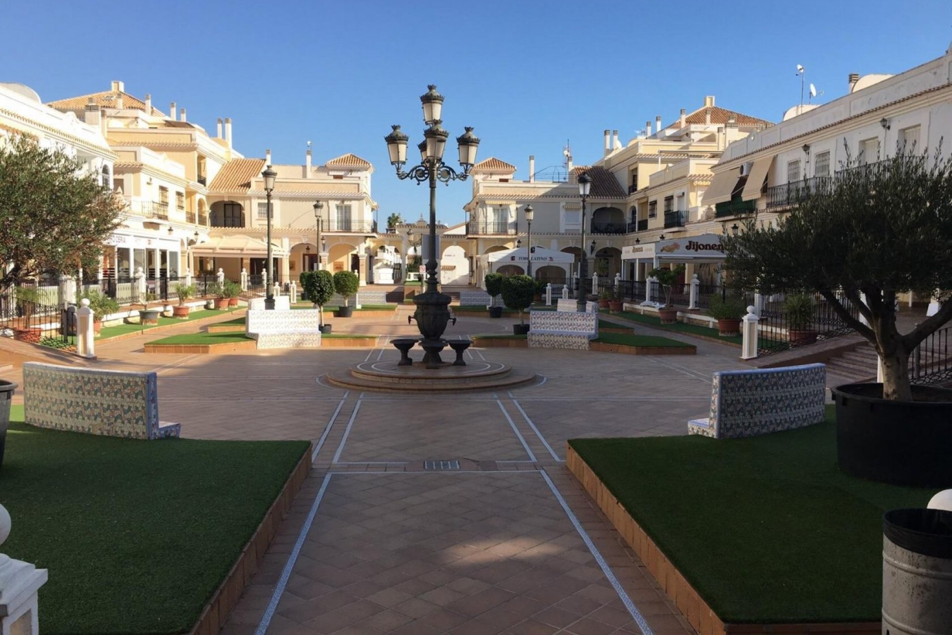 New Build - Detached House / Villa -
Pilar de la Horadada - pueblo