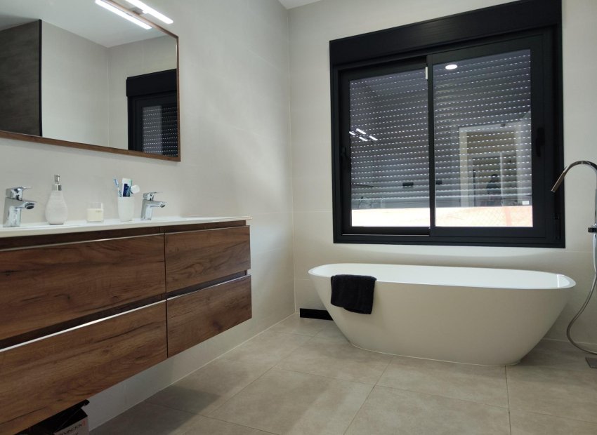 New Build - Detached House / Villa -
Pinoso - Lel