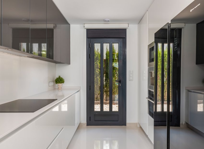 New Build - Detached House / Villa -
Playa Paraiso