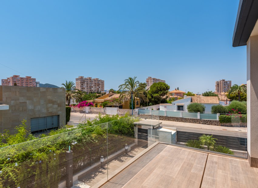 New Build - Detached House / Villa -
Playa Paraiso