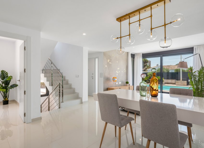 New Build - Detached House / Villa -
Playa Paraiso