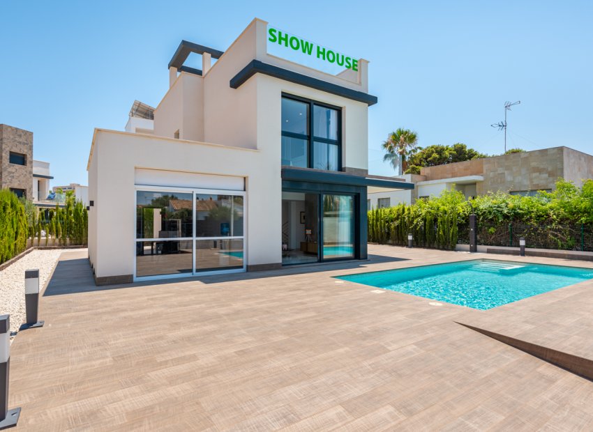 New Build - Detached House / Villa -
Playa Paraiso