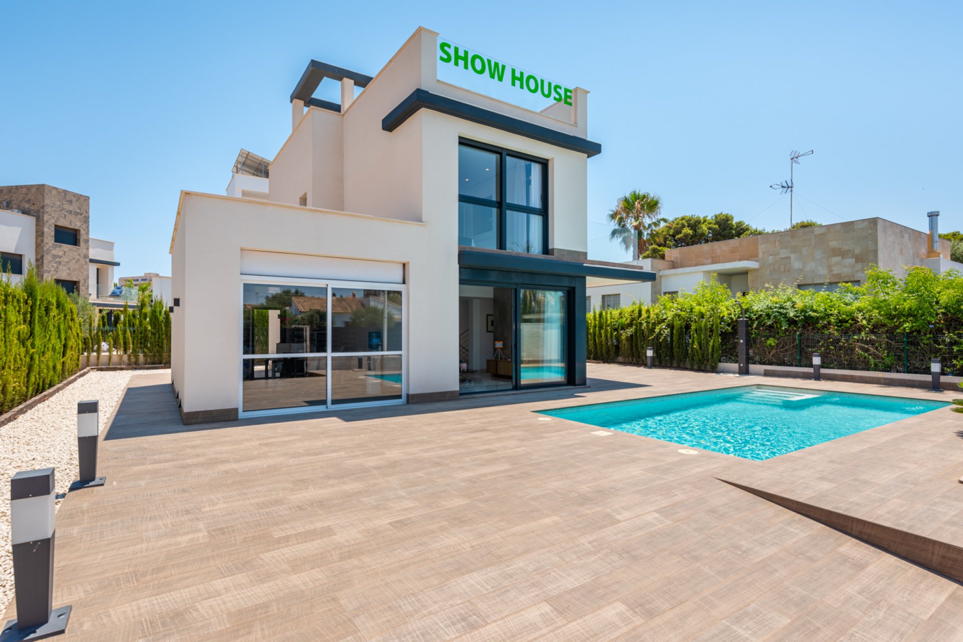 New Build - Detached House / Villa -
Playa Paraiso