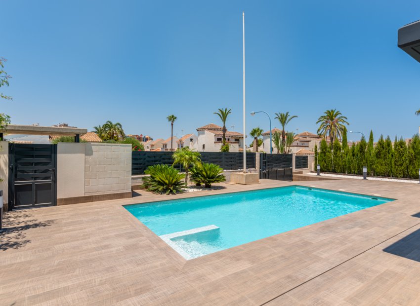 New Build - Detached House / Villa -
Playa Paraiso