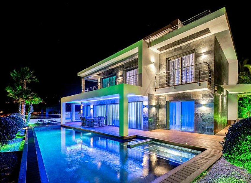 New Build - Detached House / Villa -
San Bernardo