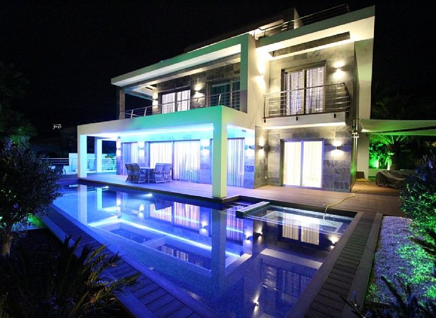 New Build - Detached House / Villa -
San Bernardo