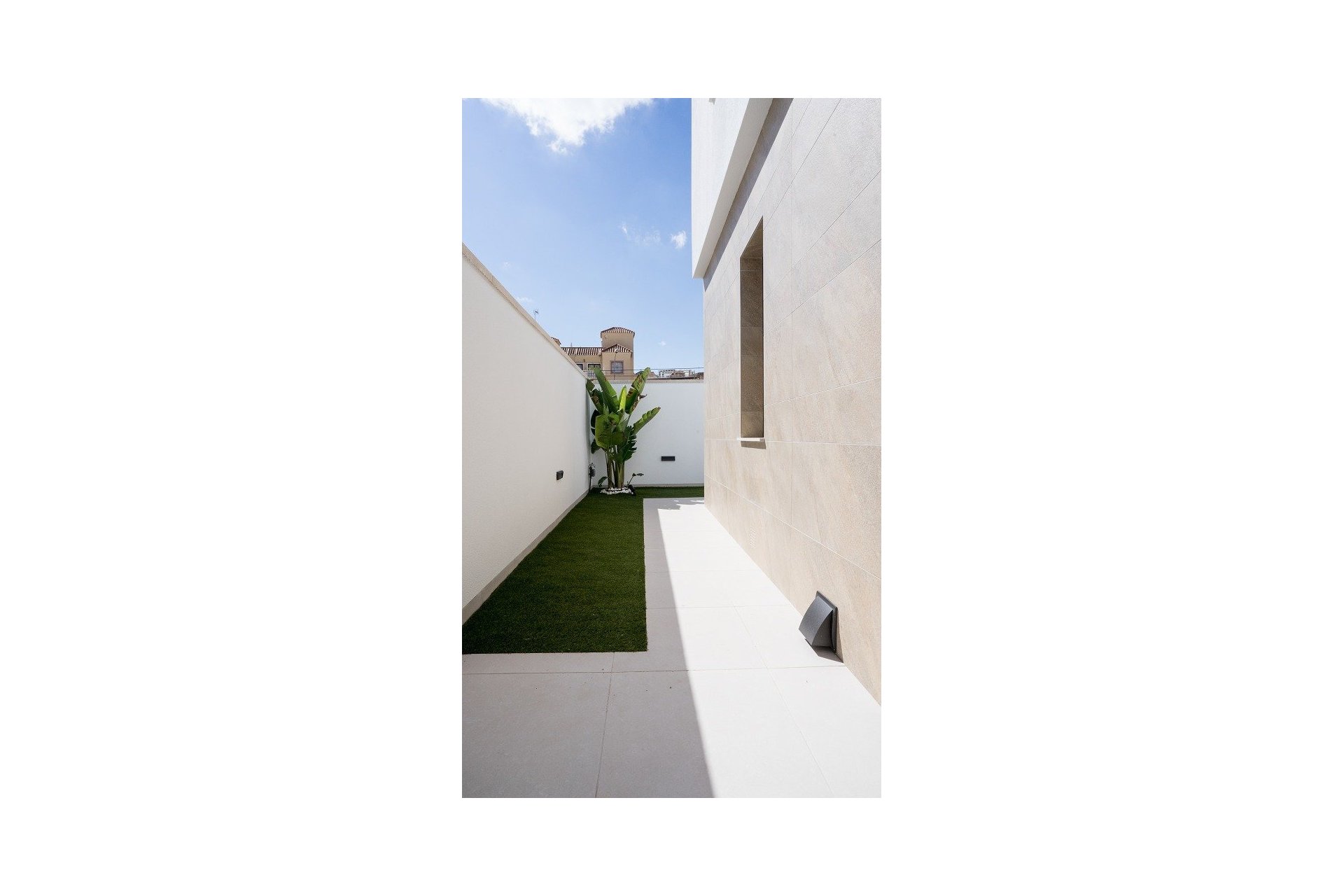 New Build - Detached House / Villa -
San Miguel de Salinas - BLUE LAGOON