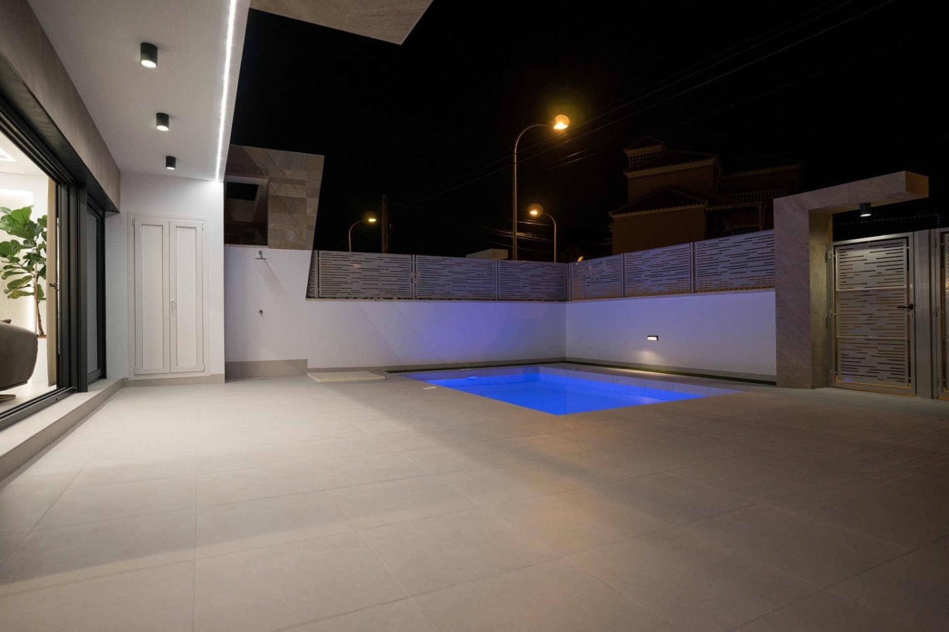 New Build - Detached House / Villa -
San Miguel de Salinas - BLUE LAGOON
