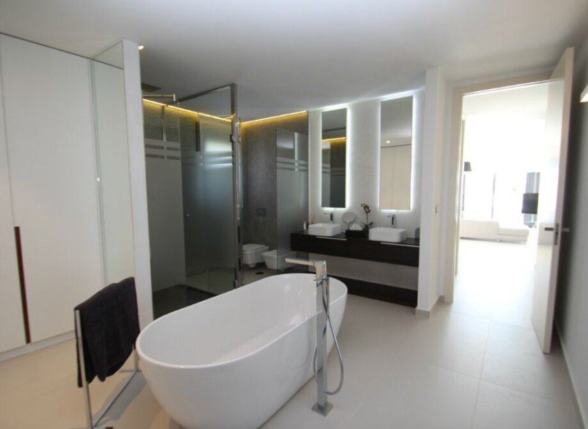 New Build - Detached House / Villa -
San Miguel de Salinas