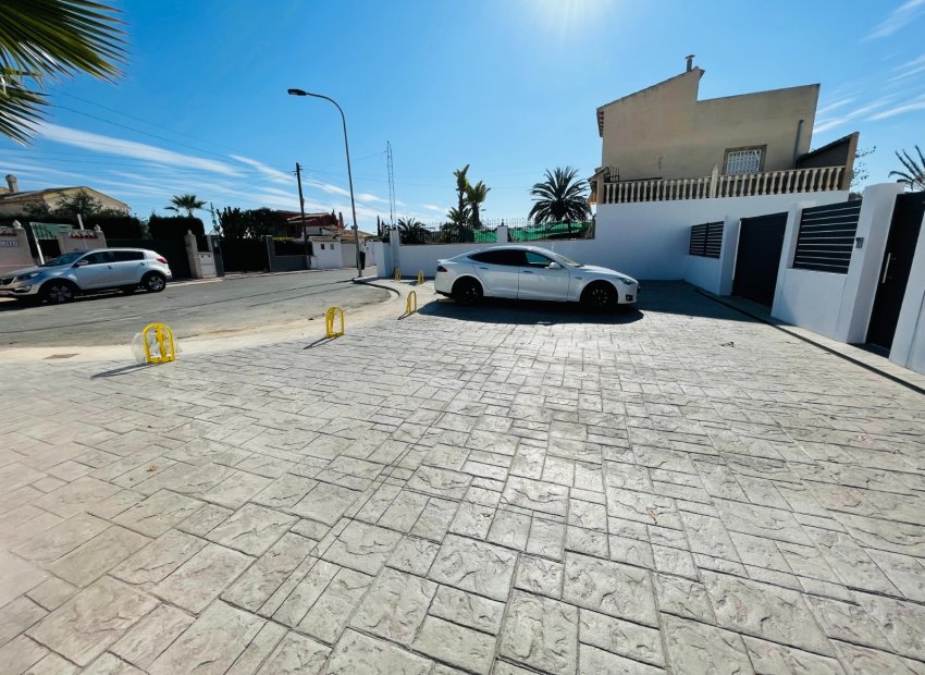 New Build - Detached House / Villa -
Torrevieja