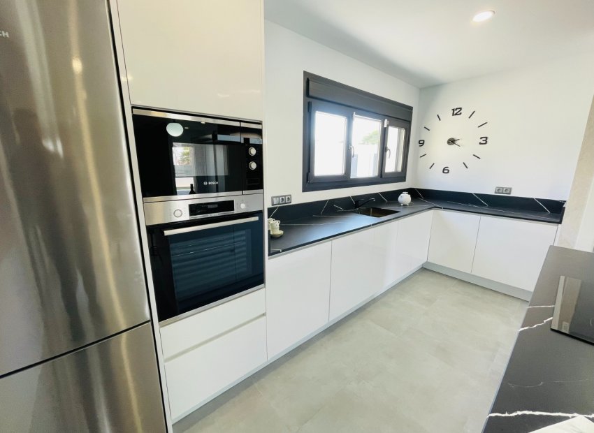 New Build - Detached House / Villa -
Torrevieja