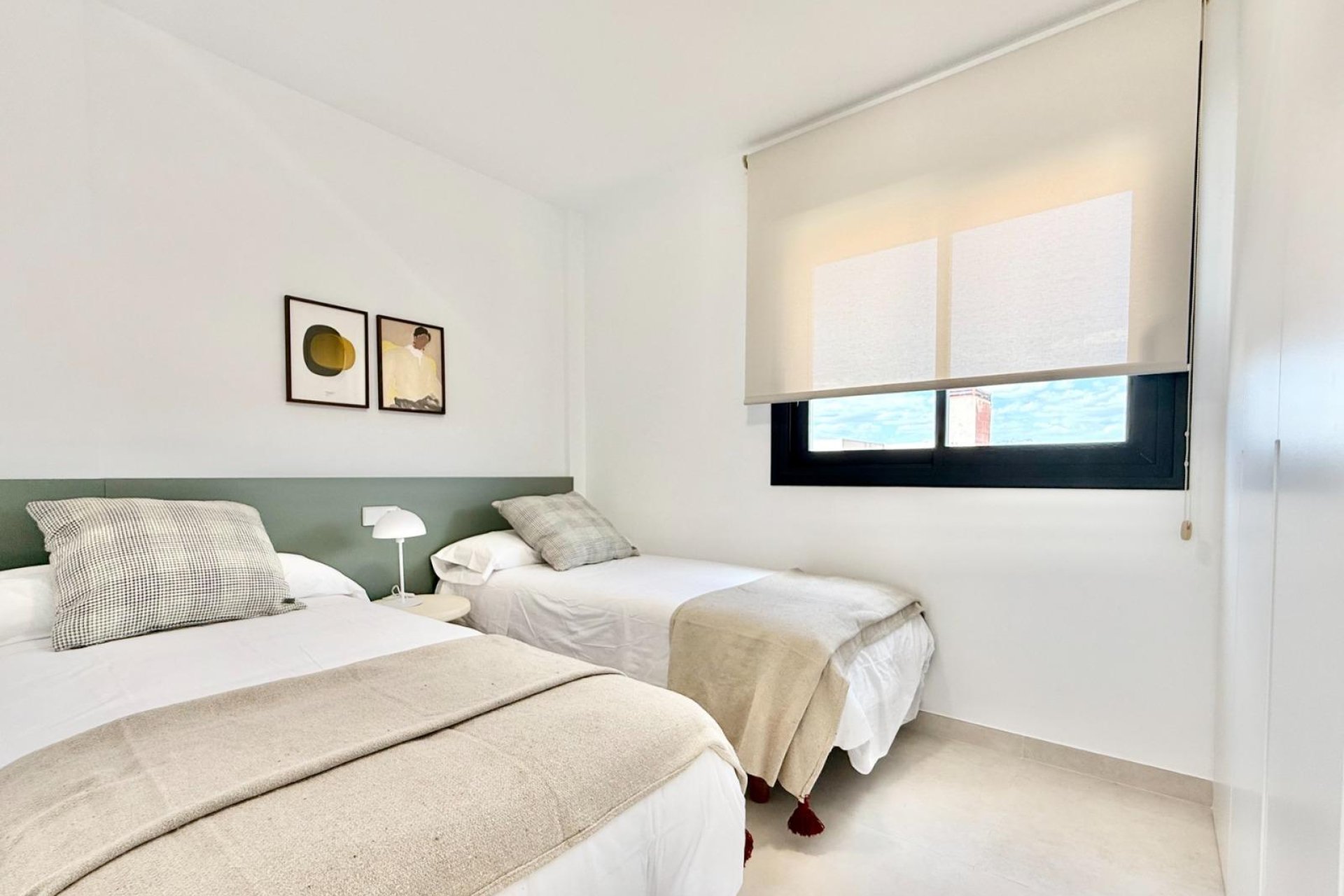New Build - Town House -
Cox - San Fernando