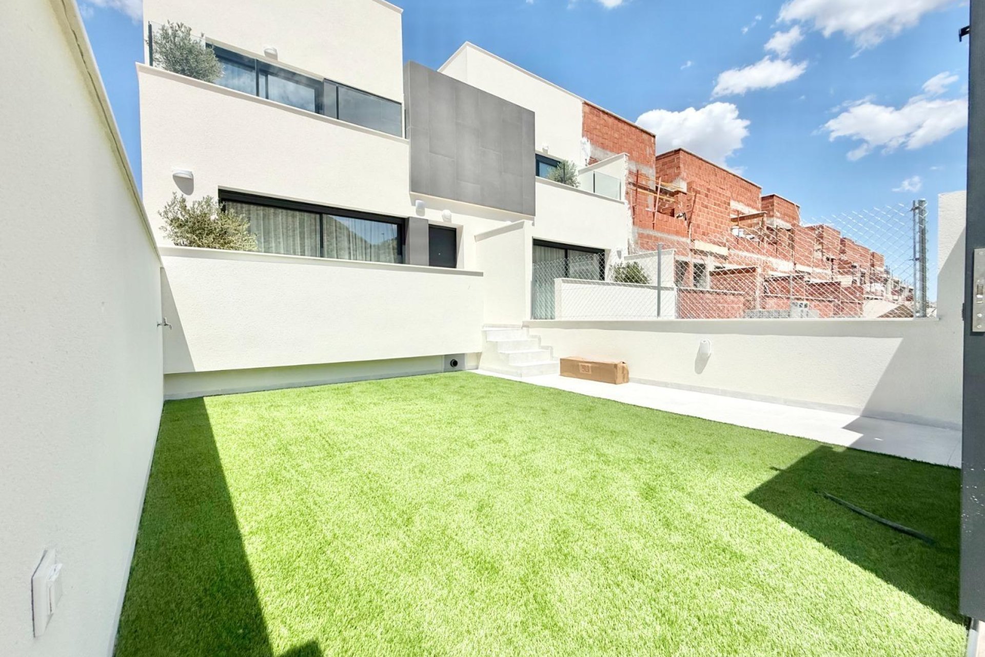 New Build - Town House -
Cox - San Fernando