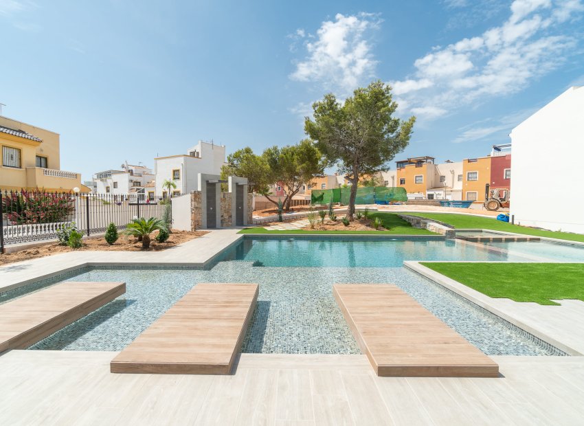Nieuwbouw Woningen - Bungalow op verdieping -
Torrevieja