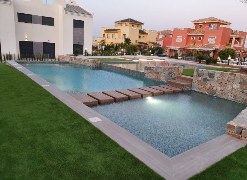 Nouvelle construction - Bungalow à l’étage -
Torrevieja