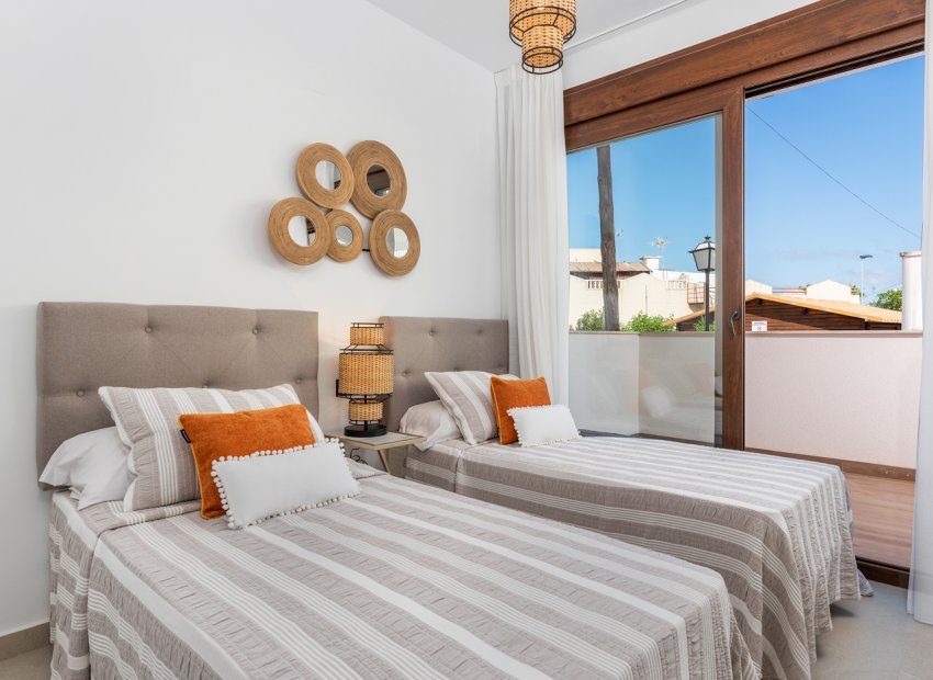 Nouvelle construction - Bungalow à l’étage -
Torrevieja