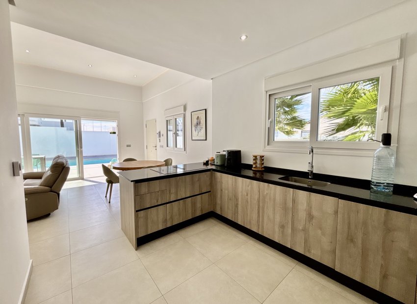 Nouvelle construction - Détaché / Villa -
Benijofar