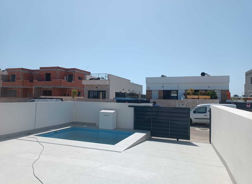 Nouvelle construction - Détaché / Villa -
Daya Nueva