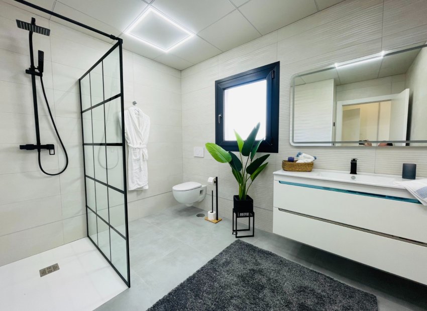 Nouvelle construction - Détaché / Villa -
Torrevieja