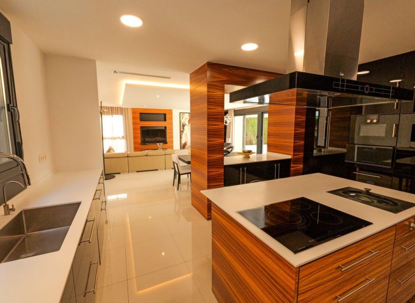 Nouvelle construction - Détaché / Villa -
Torrevieja