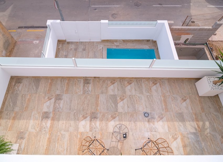 Nouvelle construction - Mitoyenne -
Jerónimo y Avileses