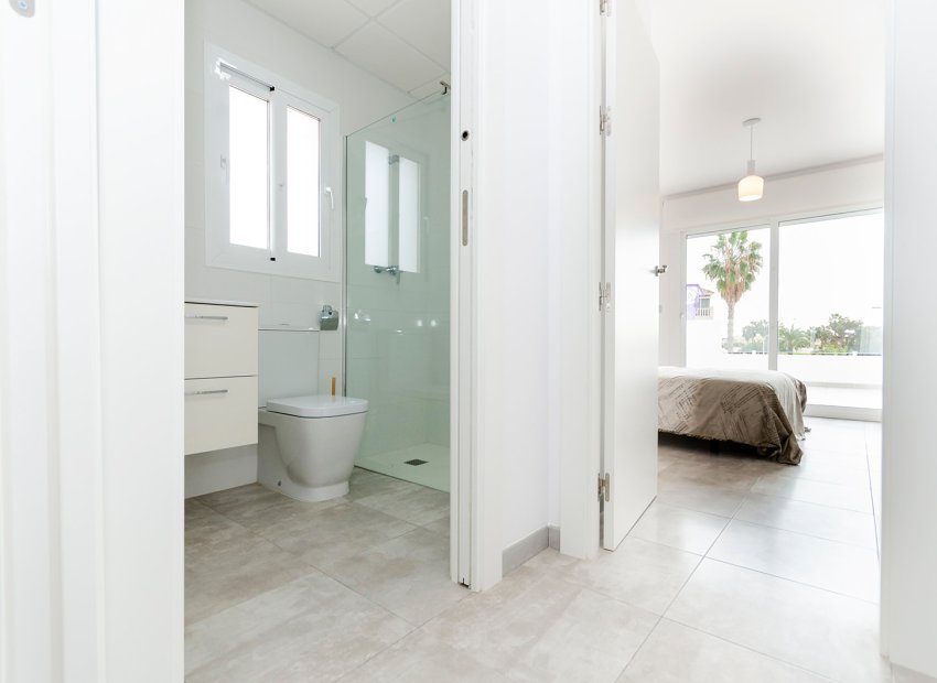 Nouvelle construction - Mitoyenne -
Torrevieja