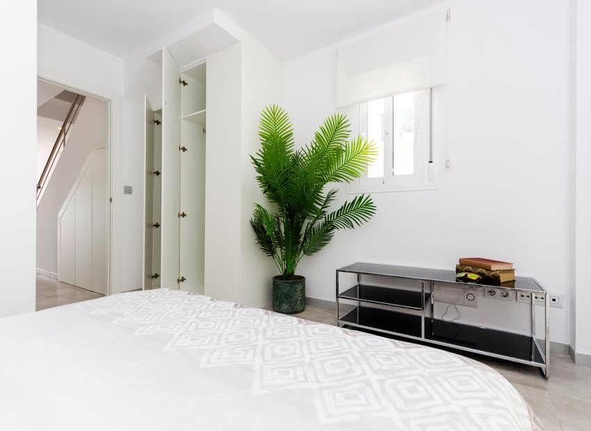 Nouvelle construction - Mitoyenne -
Torrevieja