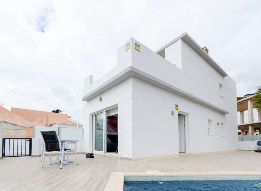 Nouvelle construction - Mitoyenne -
Torrevieja