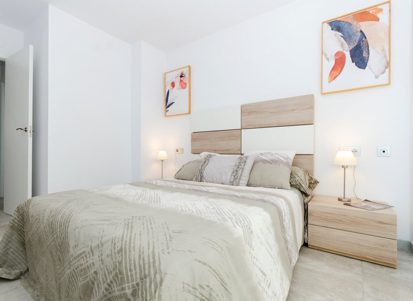 Nouvelle construction - Mitoyenne -
Torrevieja