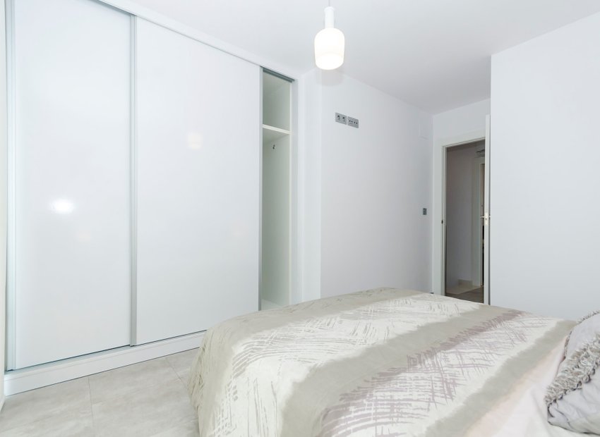 Nouvelle construction - Mitoyenne -
Torrevieja