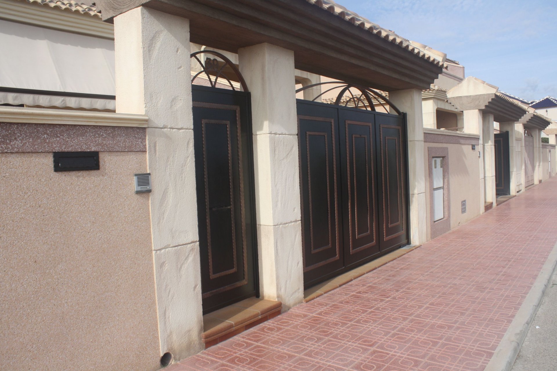 Nouvelle construction - Mitoyenne -
Torrevieja
