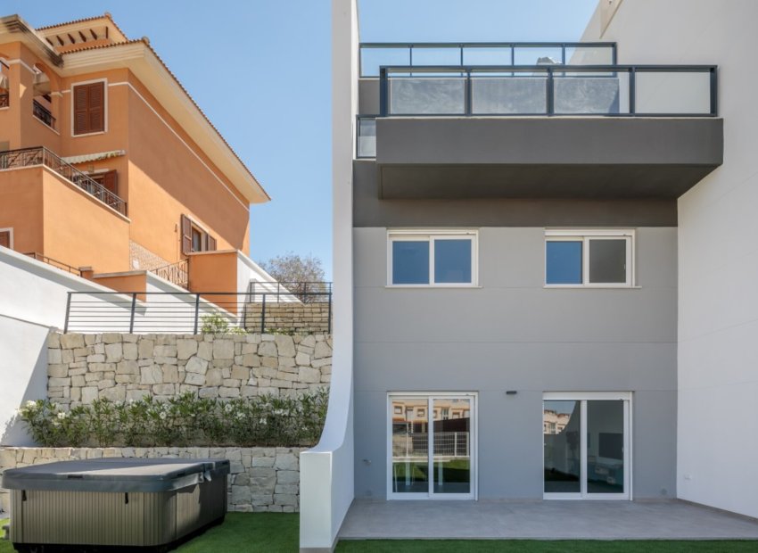 Obra nueva - Adosado -
Finestrat