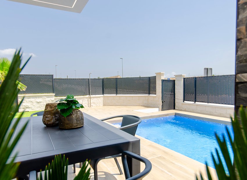 Obra nueva - Adosado -
Orihuela - Entre Naranjos Vistabella Golf
