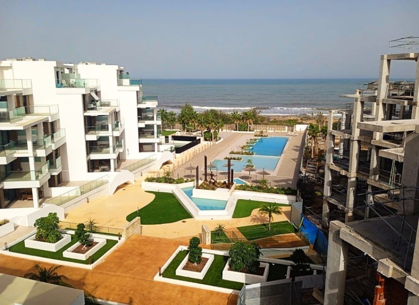 Obra nueva - Apartamento -
Denia