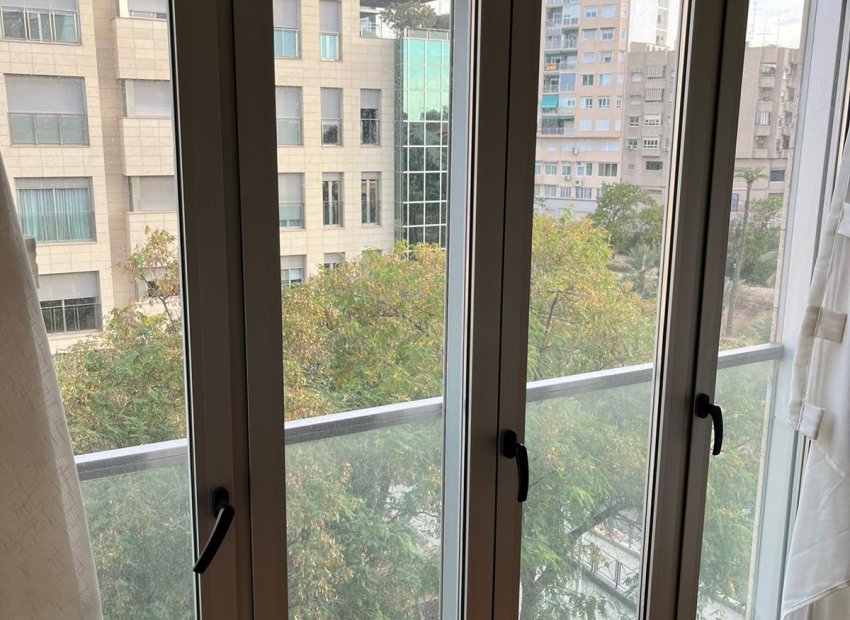 Obra nueva - Apartamento -
Elche