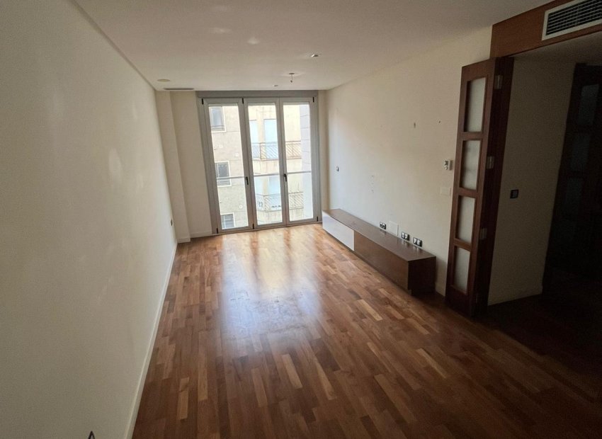 Obra nueva - Apartamento -
Elche