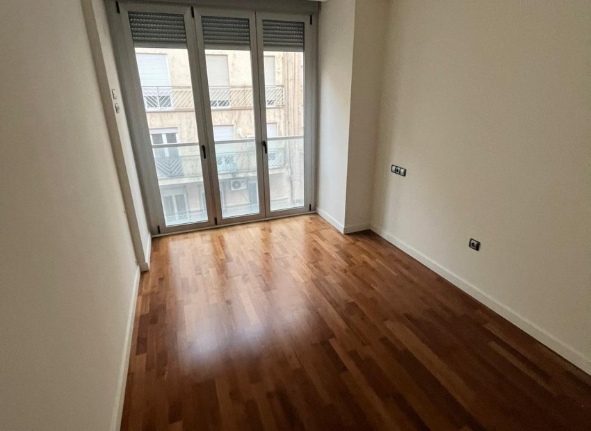 Obra nueva - Apartamento -
Elche