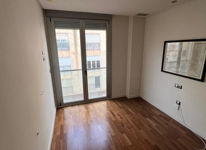 Obra nueva - Apartamento -
Elche