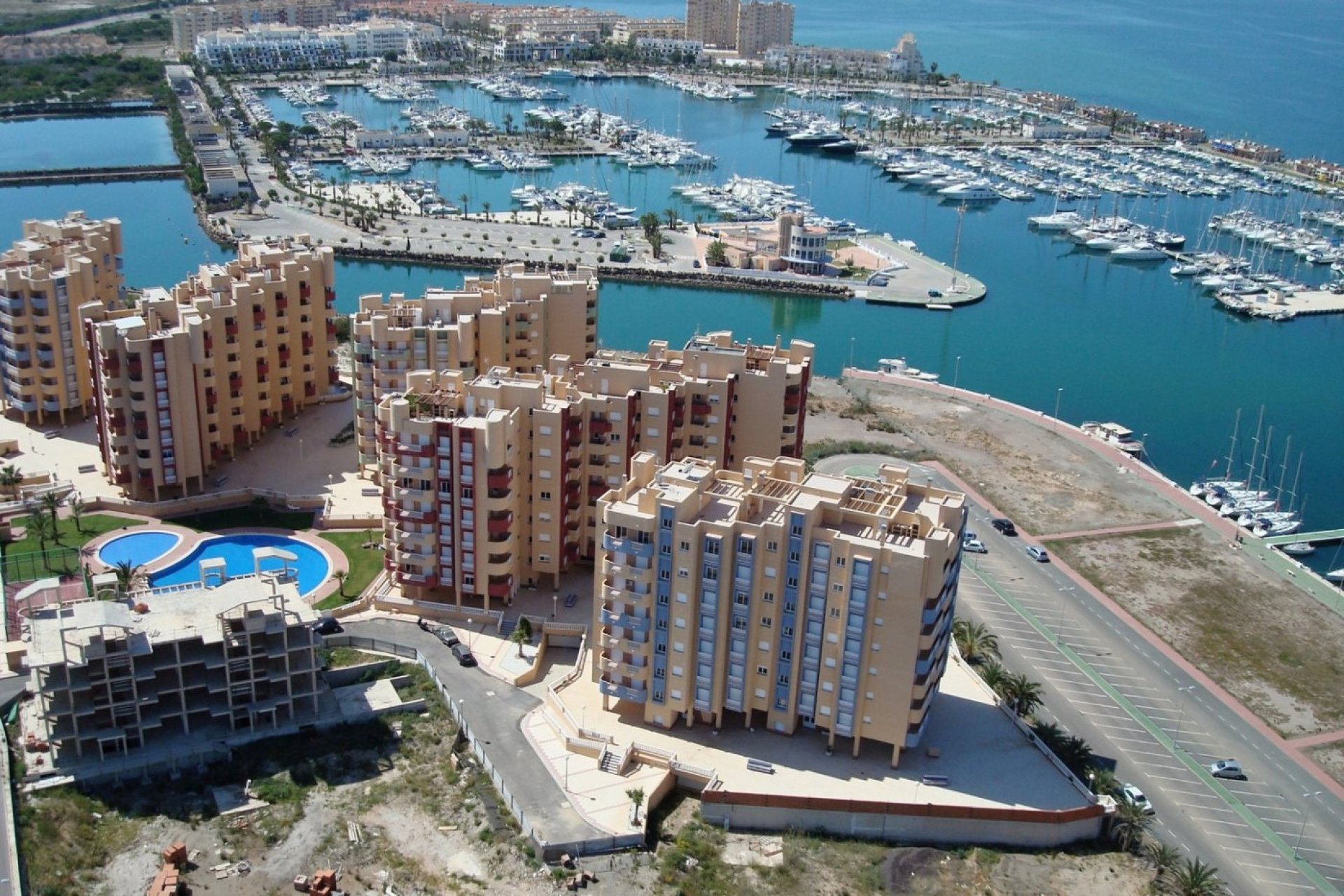 Obra nueva - Apartamento -
La Manga del Mar Menor - La Manga