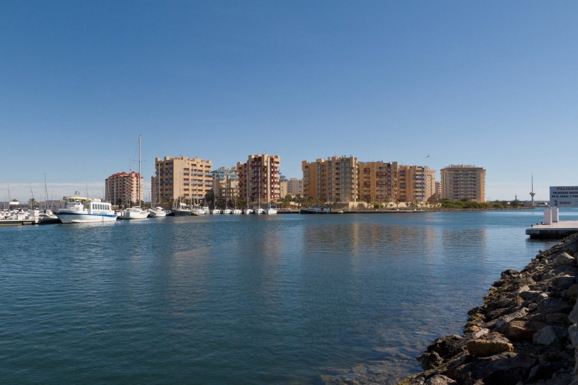 Obra nueva - Apartamento -
La Manga del Mar Menor - La Manga