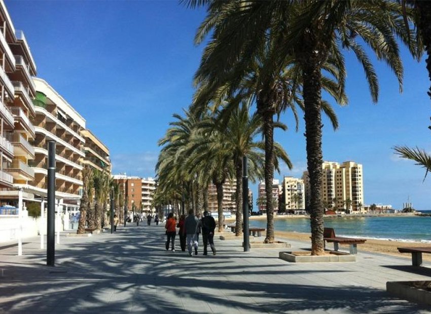 Obra nueva - Apartamento -
Torrevieja - Playa del Cura