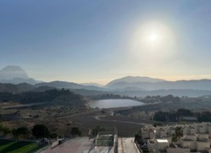 Obra nueva - Ático -
Relleu